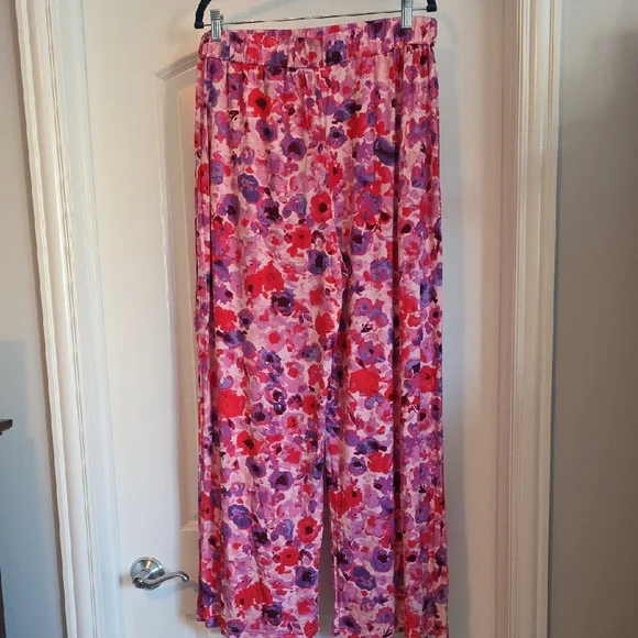 NWOT Boutique XL Floral Wide-Leg Pants - Red and Purple And Pink - Picture 4 of 7